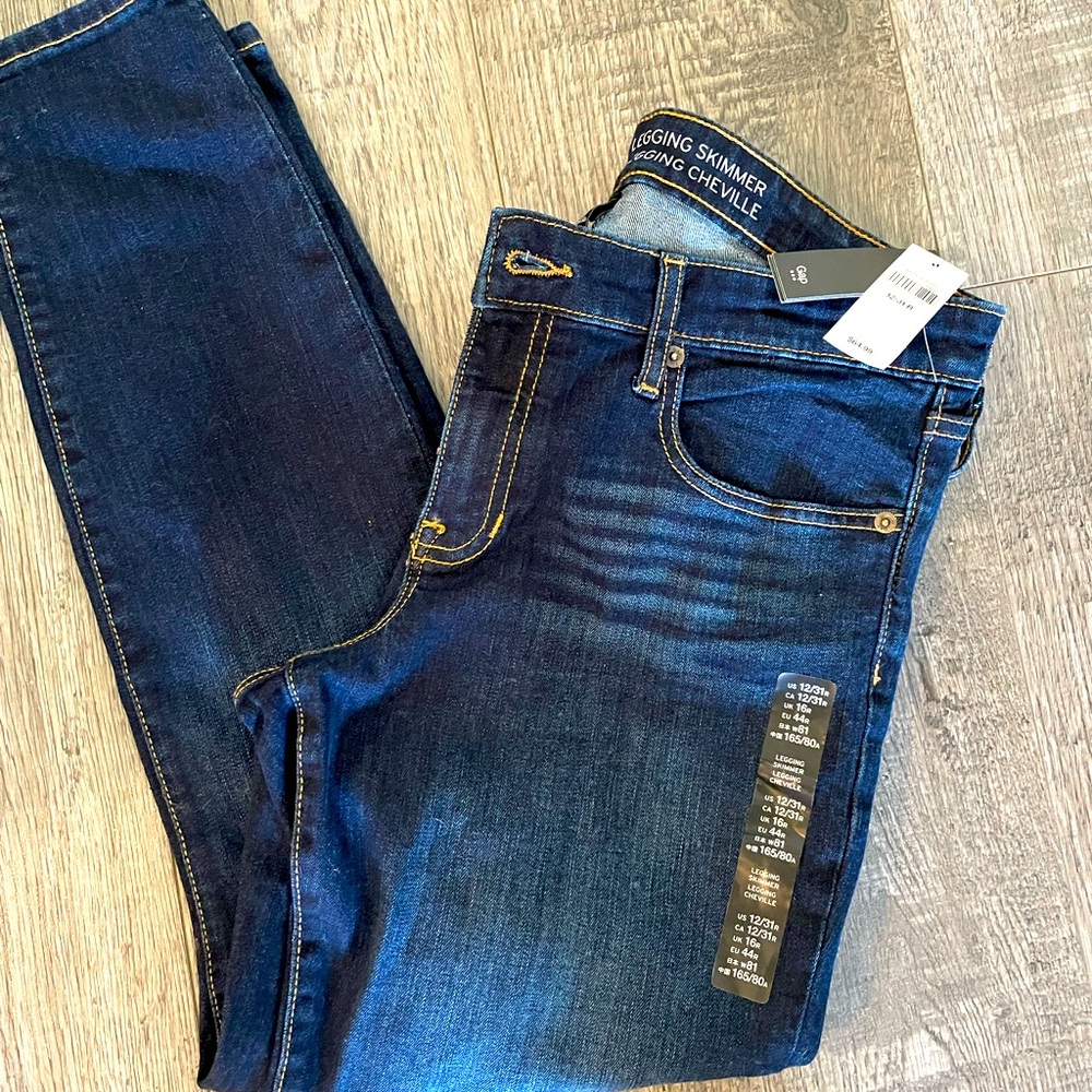 Gap factory women’s legging skimmer denim Jean size 12/31R
